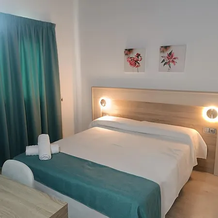 Turisticos Puerta De La Santa 2-1